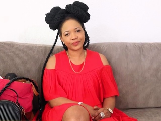 African woman reads the producers mind