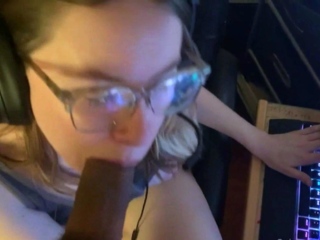 Amateur teen blowjob and cumshot