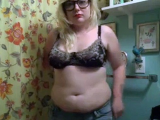 BBW Peeing in Her Pants on Webcam